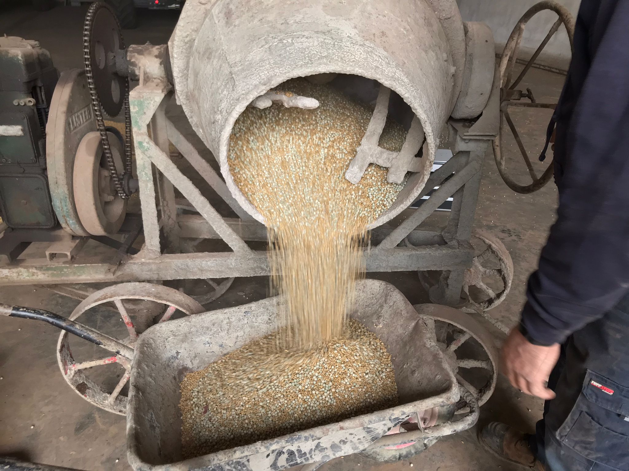 SEAMS – Sustainability in Education and Agriculture using Mixtures