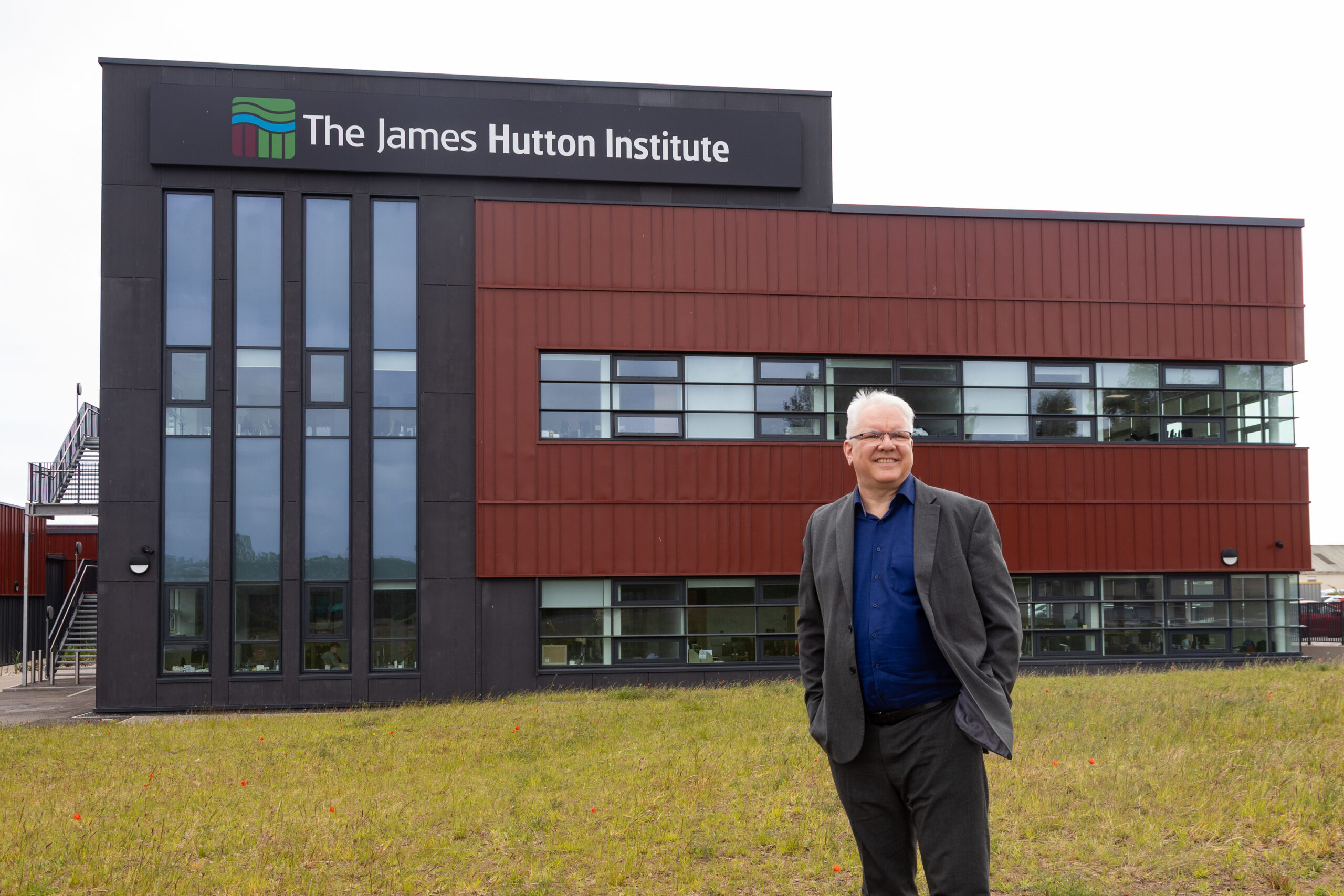 Once in a Lifetime – Dr Jonathan Snape reflects on career ahead of retirement from The James Hutton Institute Scientific Services